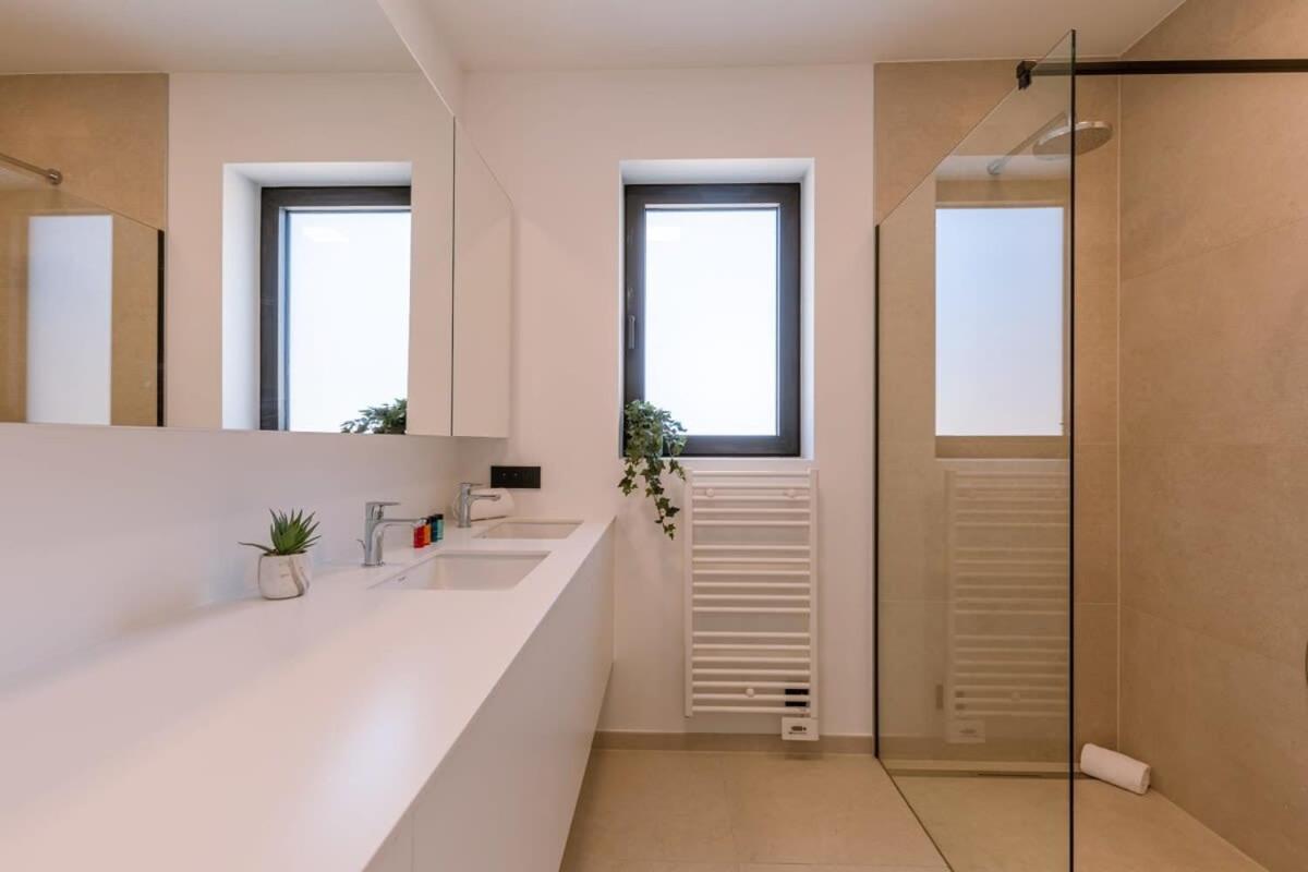 New, Luxurious And Modern Apartment With Private Parking Koksijde Exterior foto