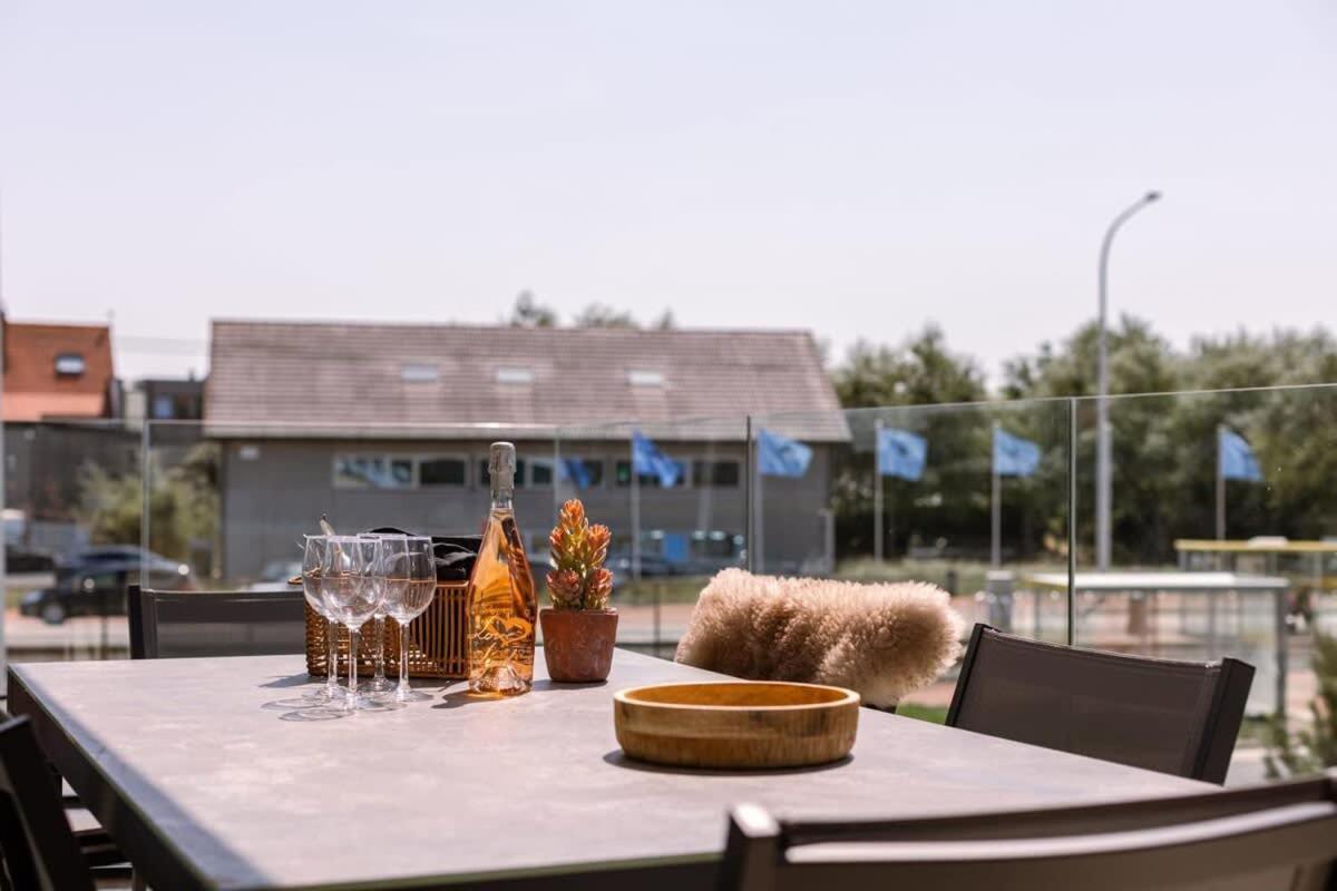 New, Luxurious And Modern Apartment With Private Parking Koksijde Exterior foto
